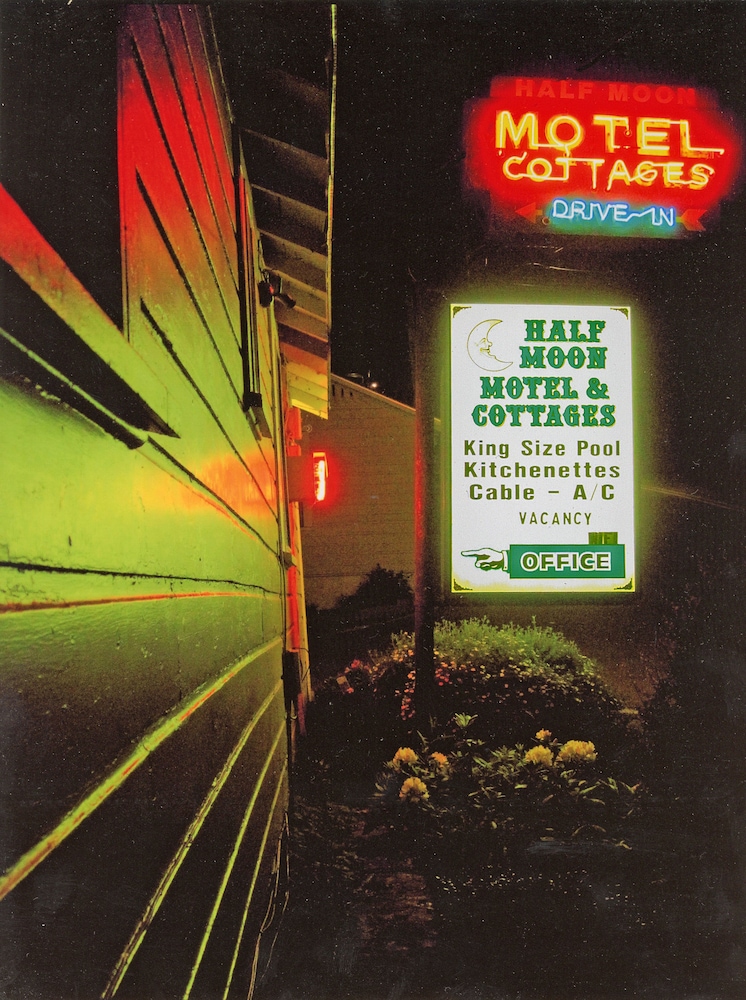 Half Moon Motel & Cottages - photo 55
