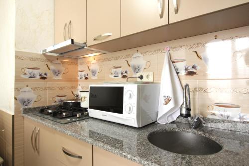 Tamar's Apartment