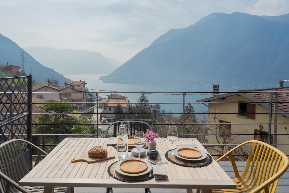 Residenza Maxim With Pool — 4-Star Luxury Hotel in Nesso, Italy