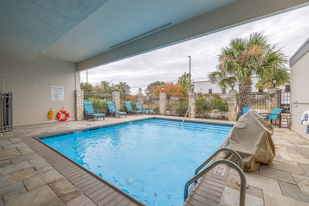 Holiday Inn Express & Suites College Station by IHG - photo 37
