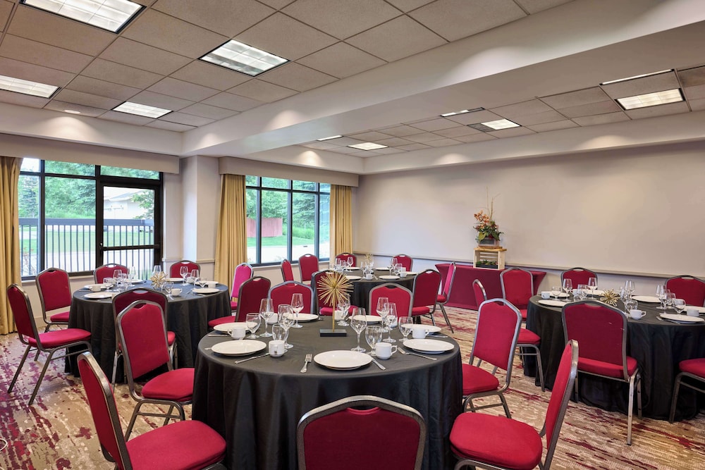 Hilton Garden Inn Anchorage - photo 25