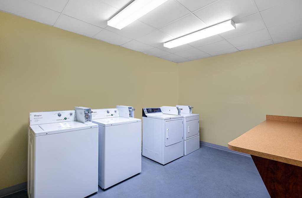 La Quinta Inn & Suites by Wyndham Bowling Green - photo 70