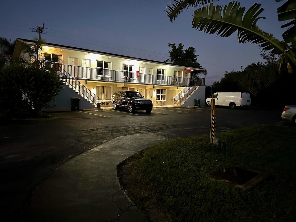 Conty's Motel - photo 46
