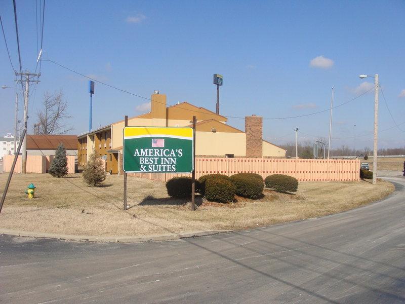 Days Inn & Suites by Wyndham Caseyville — hotel in Caseyville