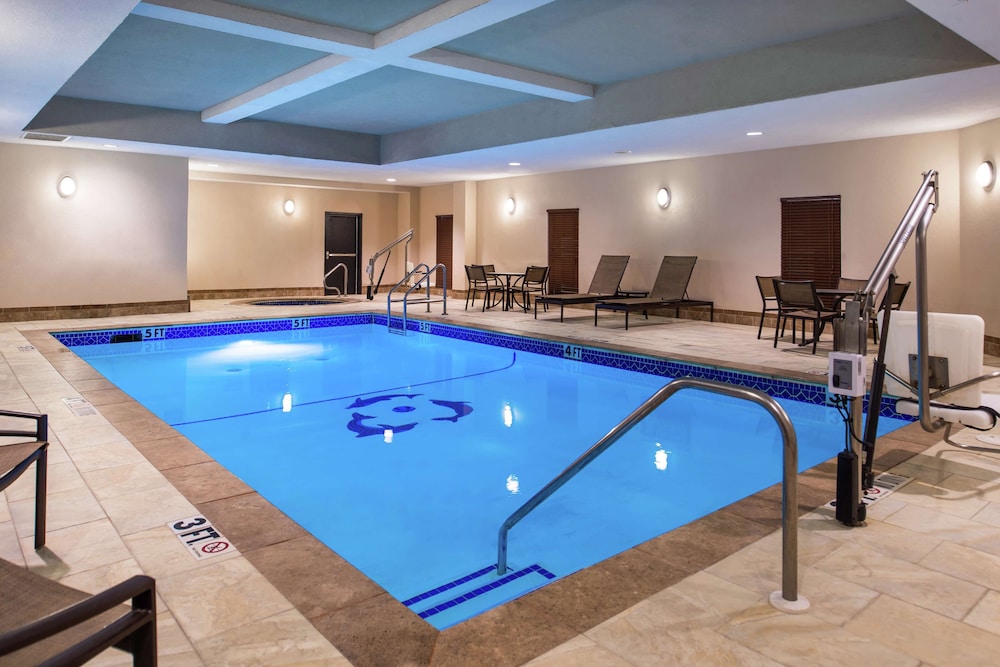 Hampton Inn & Suites Big Spring - photo 41