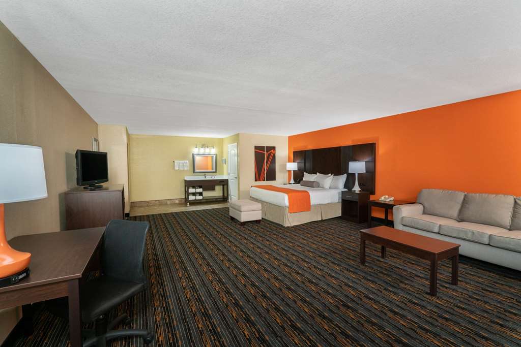 Howard Johnson by Wyndham Pigeon Forge - photo 28