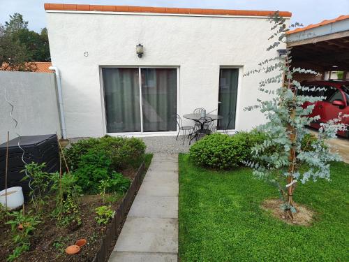 Bienvenue — hotel in Bouguenais
