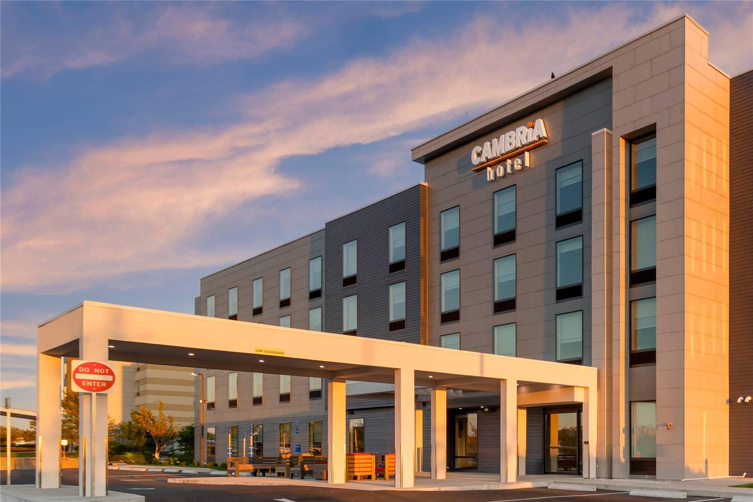 Cambria Hotel & Suites Plymouth - photo 7