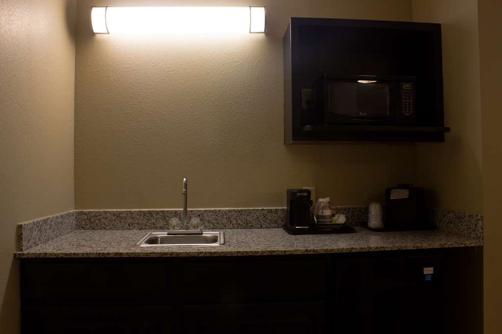 Best Western Plus Menomonie Inn & Suites - photo 20