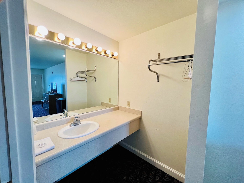 Rodeway Inn Garland Harbor Point - photo 6