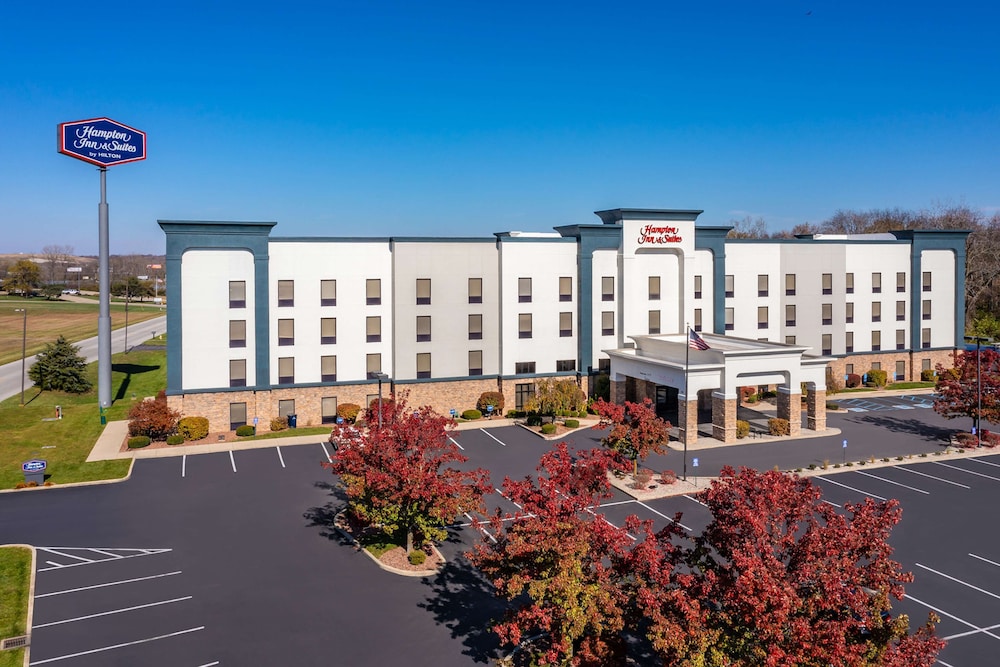 Hampton Inn & Suites Richmond IN - photo 40