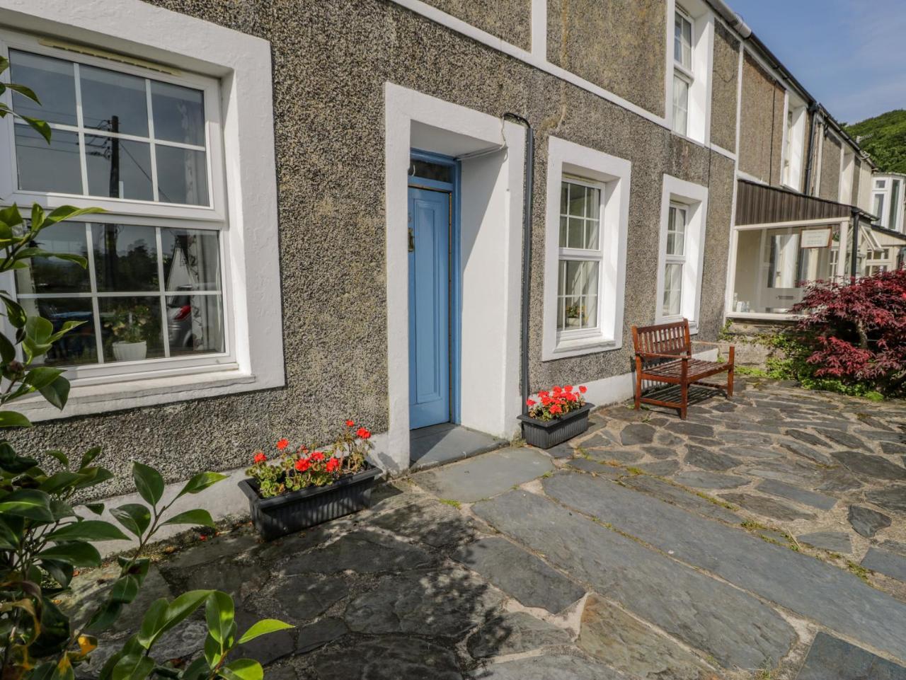 6 Glyn Terrace in Porthmadog, United Kingdom