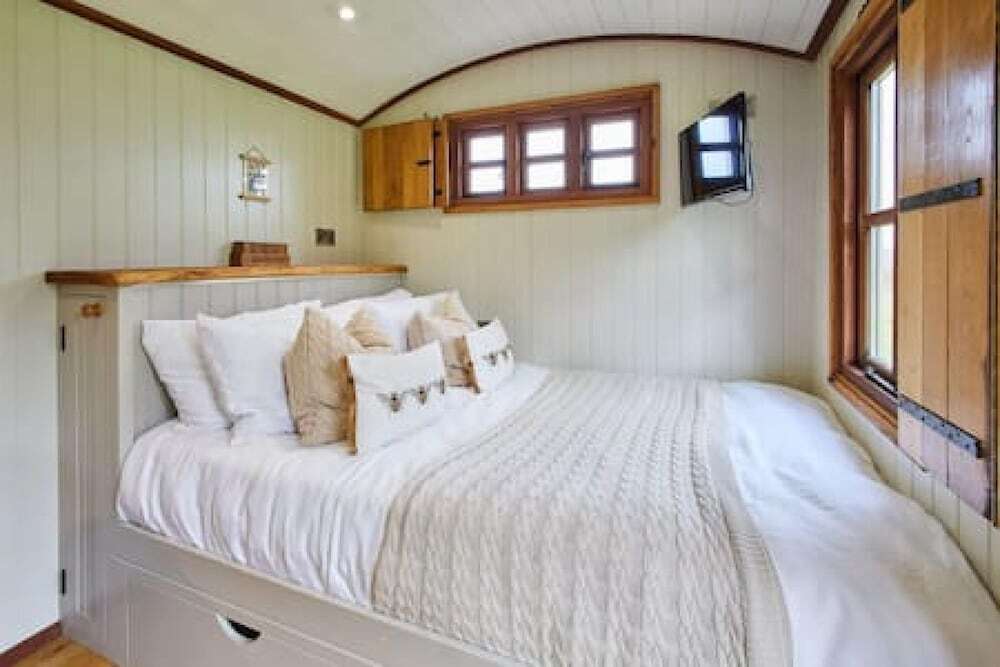 Host Stay Cwch Gwenyn in Brecon, United Kingdom