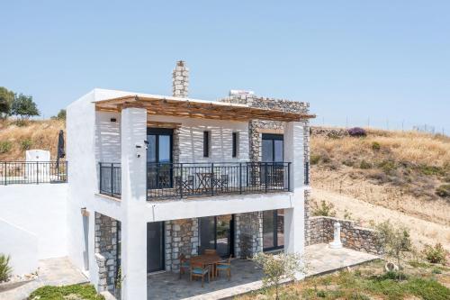 Villa Clara — 4-Star Luxury Hotel in None, Greece