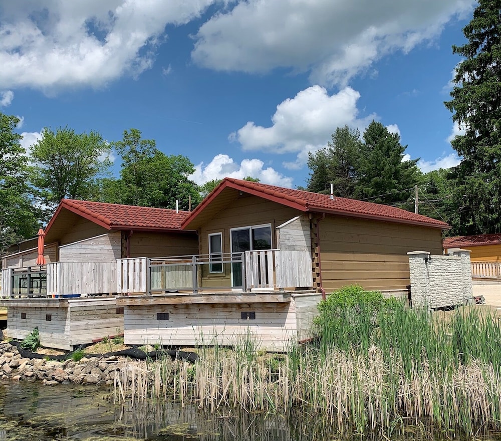 Edinboro Lake Resort Cabins - photo 29