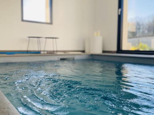 Gîte de luxe avec piscine chauffée et SPA au cœur du Val de Loire FR 1 381 615 — hotel in Ballan-Mire