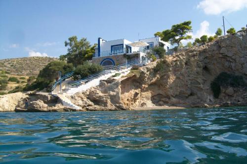 Villa Nikolitsa with private beach — 4-Star Luxury Hotel in Megara, Greece