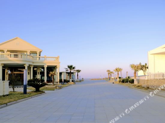 Jihu Beach Hotel in Caiyuan, People's Republic of China