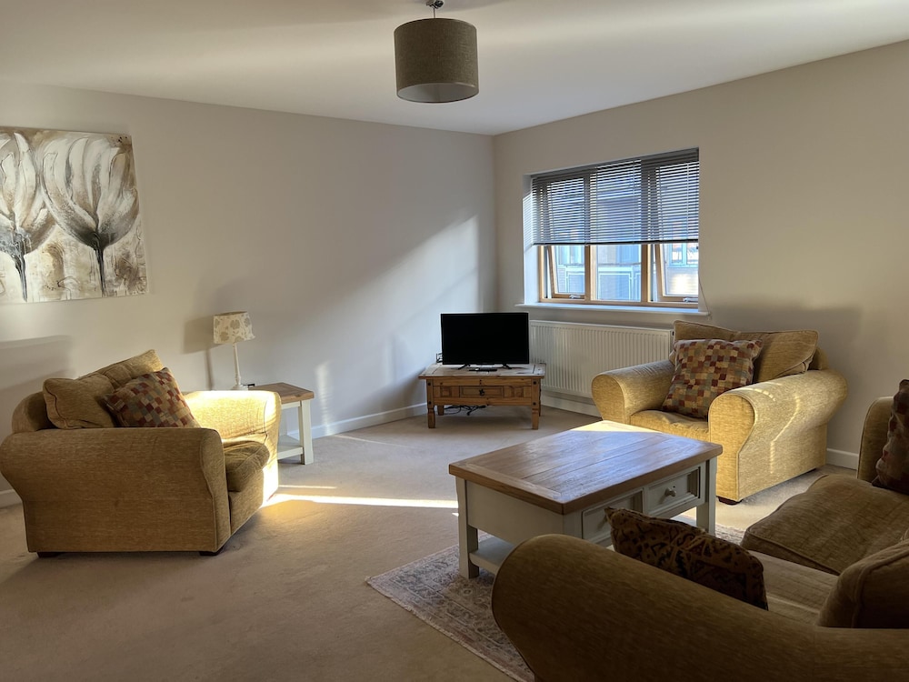 Beautiful City Centre Apartment cathedral Views — 4-Star Luxury Hotel in Norwich, United Kingdom