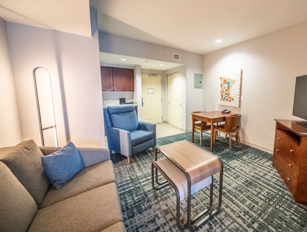 Homewood Suites by Hilton Rochester Mayo Clinic Area Saint Marys - photo 15