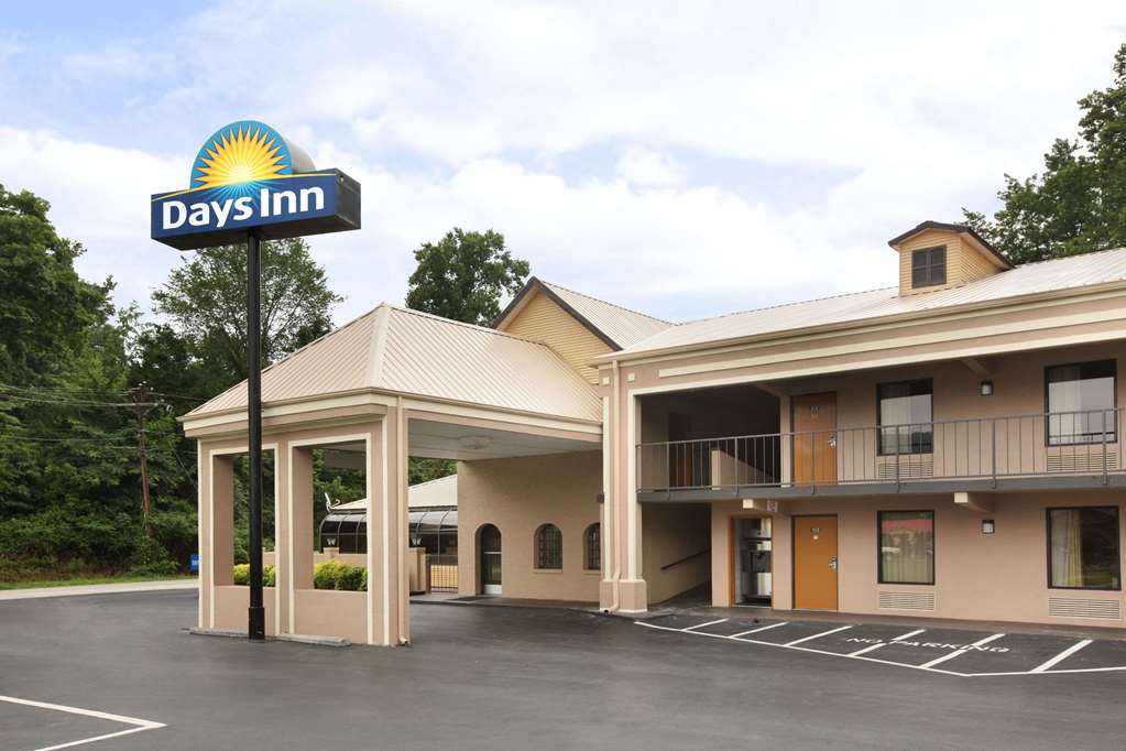 Days Inn by Wyndham Harriman - photo 2