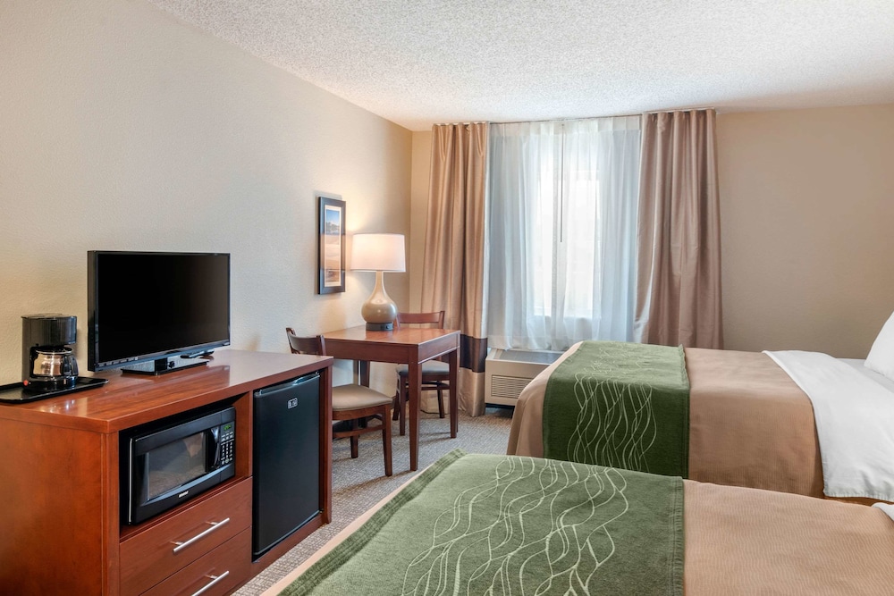 Comfort Inn Medford North - photo 22