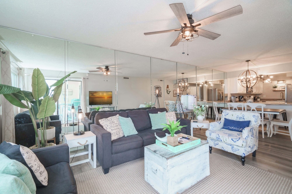 Bethys Beachy Beauty Regency Towers - photo 15