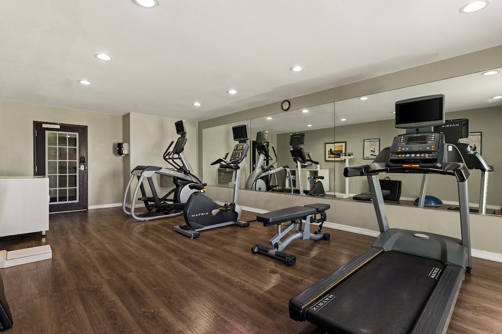 Holiday Inn Express Hotel & Suites Okmulgee by IHG - photo 23