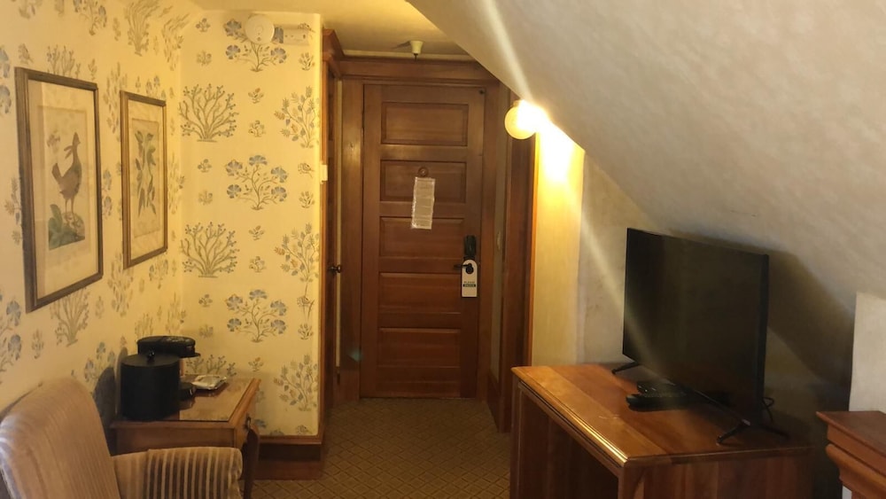 Pacific Grove Inn - photo 32