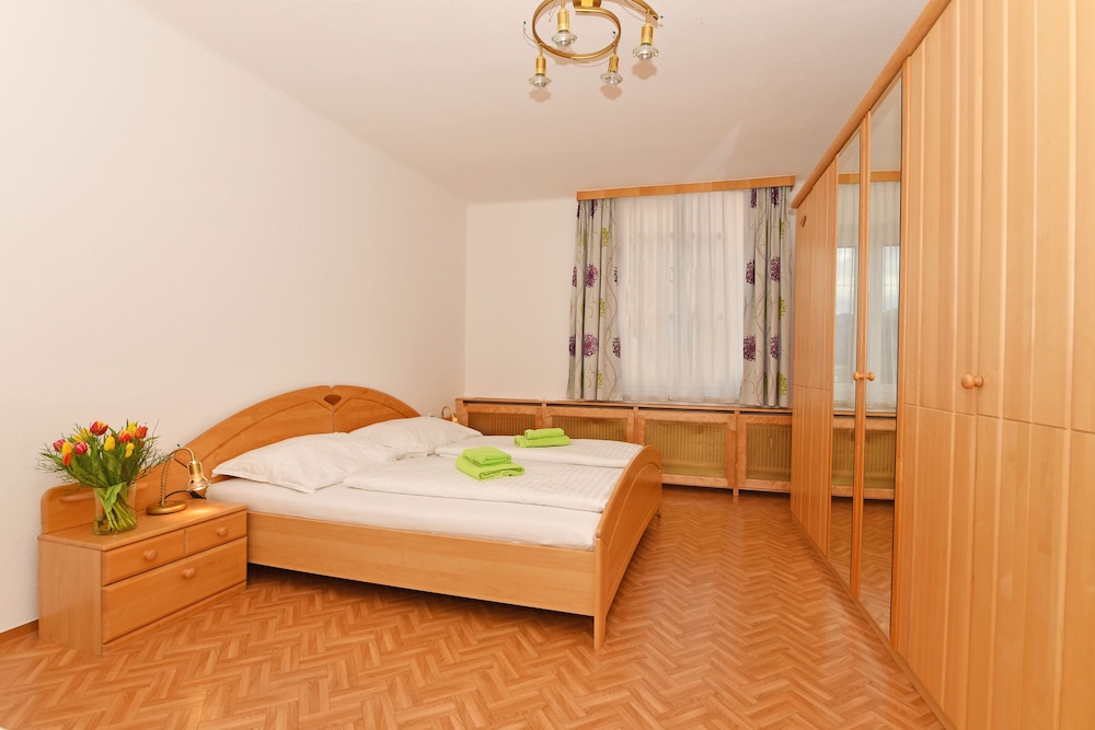 Swirtshaus Farrach — Zeltweg