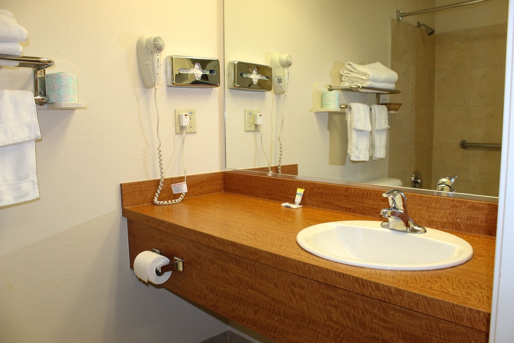 Hawthorne's Best Inn - photo 15
