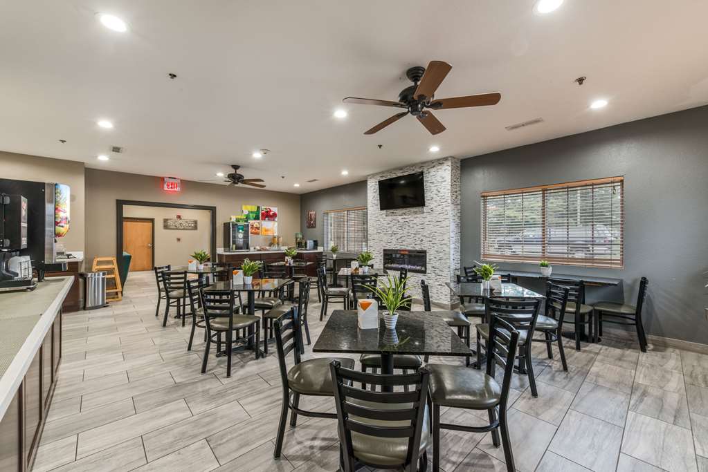 Quality Inn & Suites Hendersonville Flat Rock - photo 21