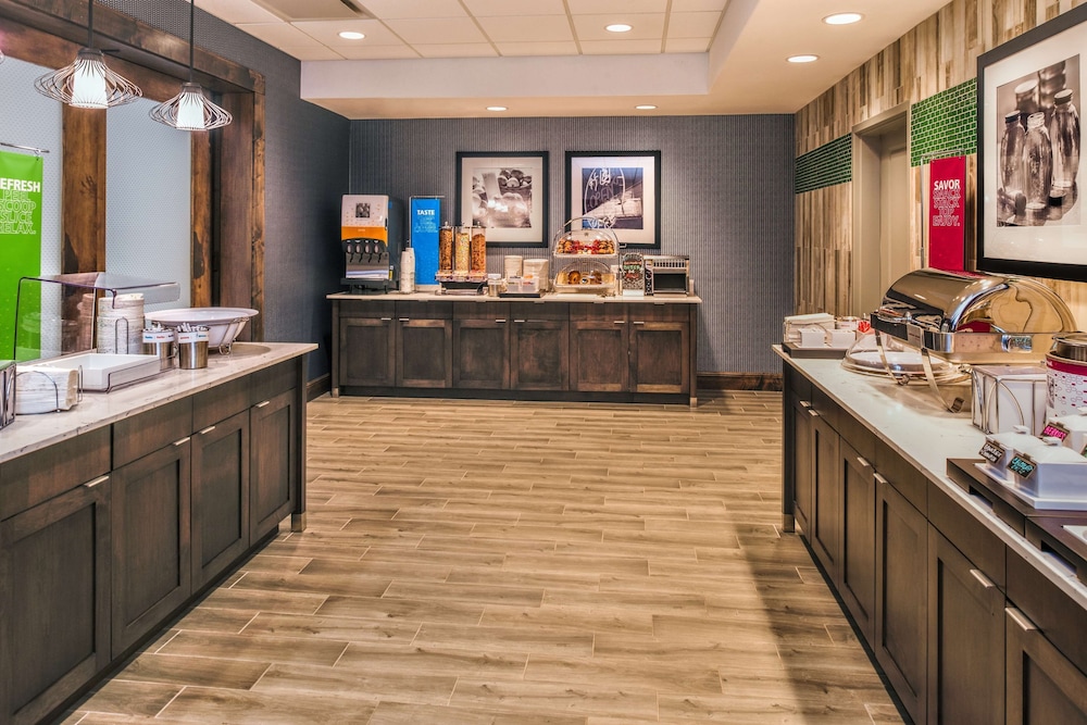 Hampton Inn Paragould - photo 28