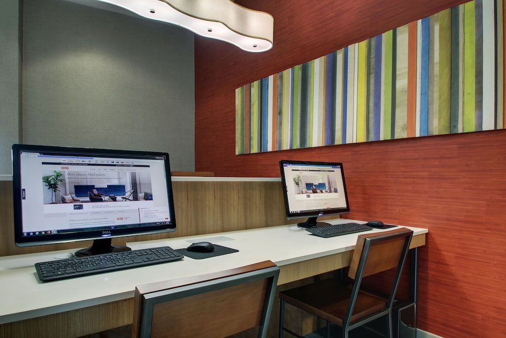 Holiday Inn Express Hotel & Suites Vernon College Area by IHG - photo 39
