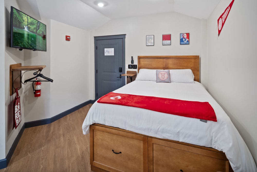 The Dorm Hotel - photo 14
