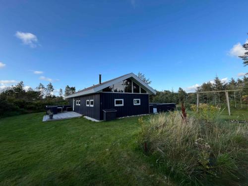 Lovely Cottage Close To The Beach — 4-Star Luxury Hotel in Lokken, Denmark