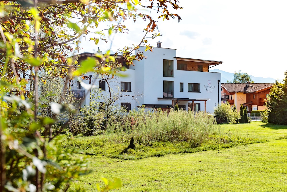 Ski & Golf Suites by Alpin Rentals incl Summercard — 4-Star Luxury Hotel in Zell Am See, Austria
