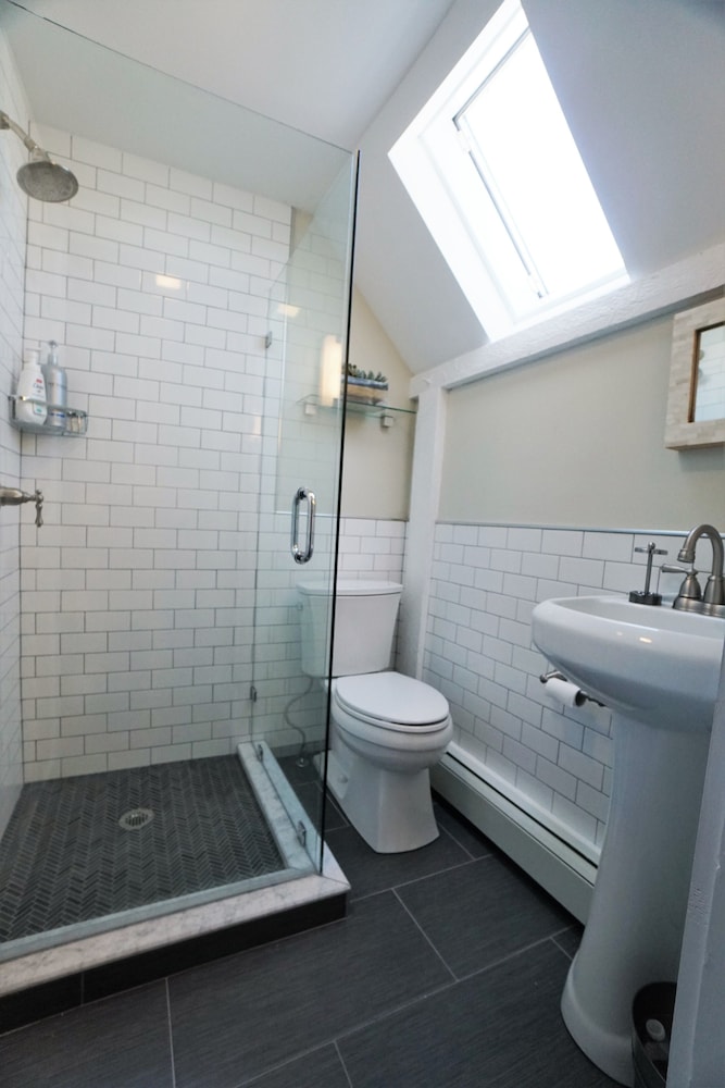 Sea Street Inn - photo 30