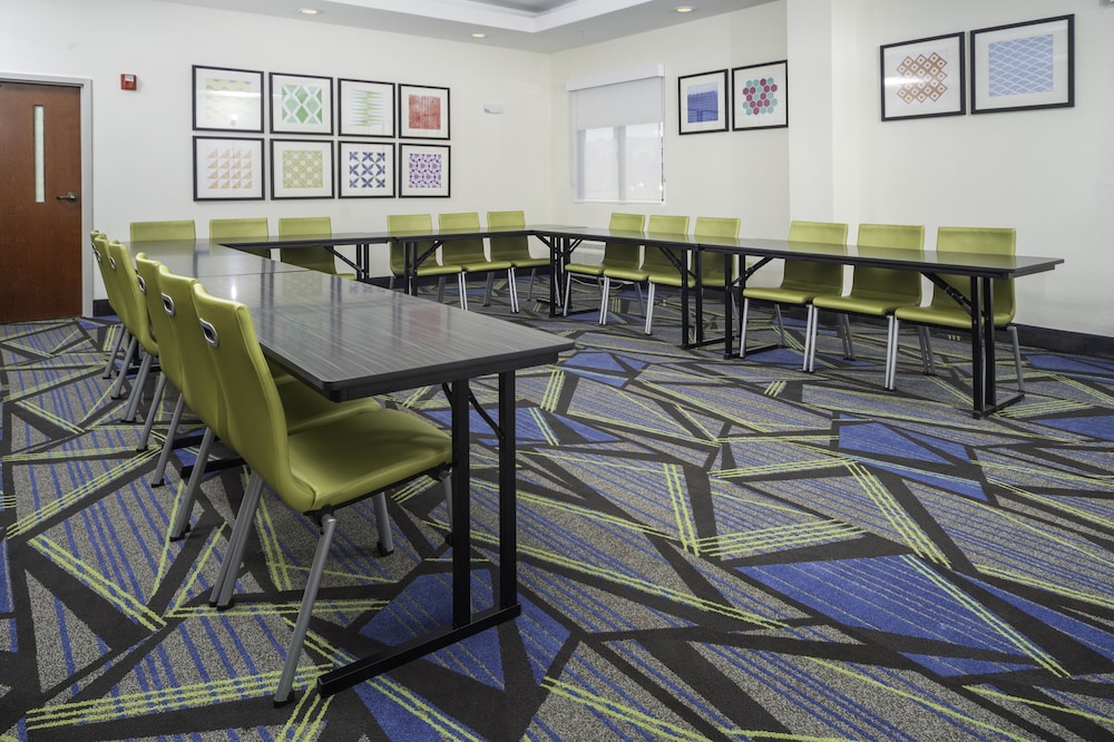 Holiday Inn Express Clayton by IHG - photo 28