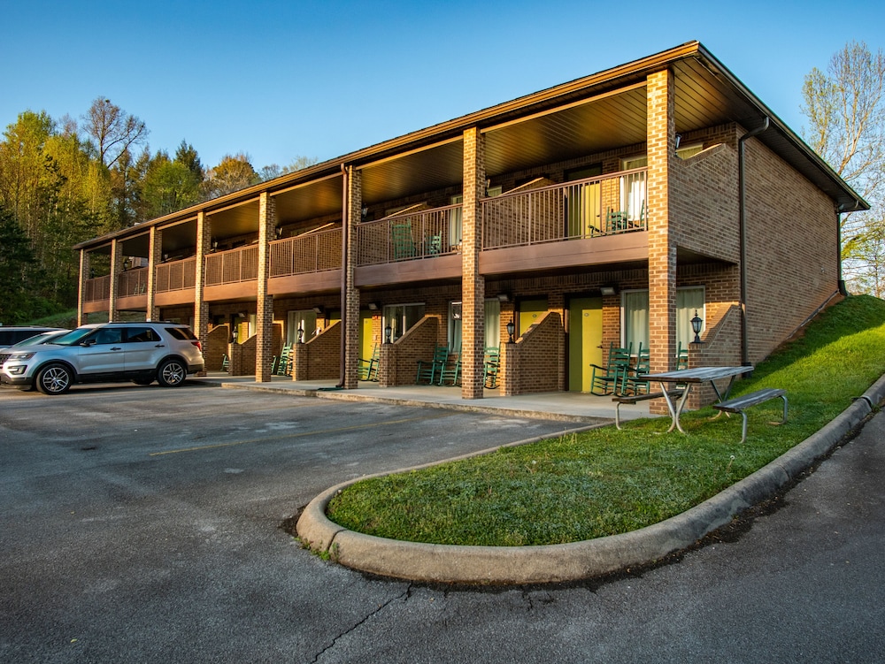 Townsend River Breeze Inn - photo 31