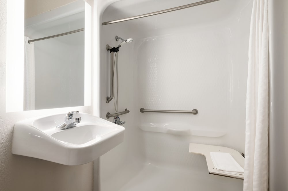 Candlewood Suites Watertown Fort Drum by IHG - photo 18