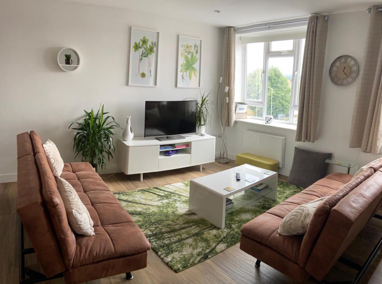 Rooftops Apartment — 4-Star Luxury Hotel in Milton Keynes, United Kingdom