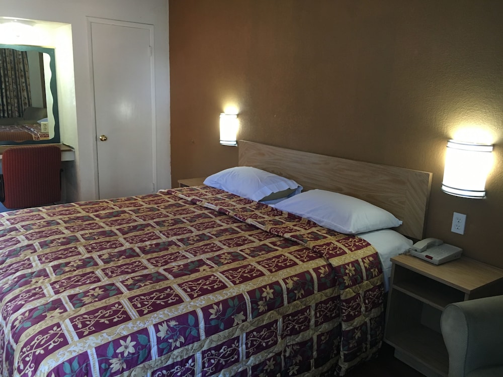 American Inn Ontario - photo 7