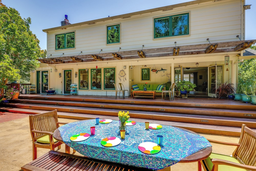Novato Getaway Pool Hot Tub Near SF Bay — hotel in Novato