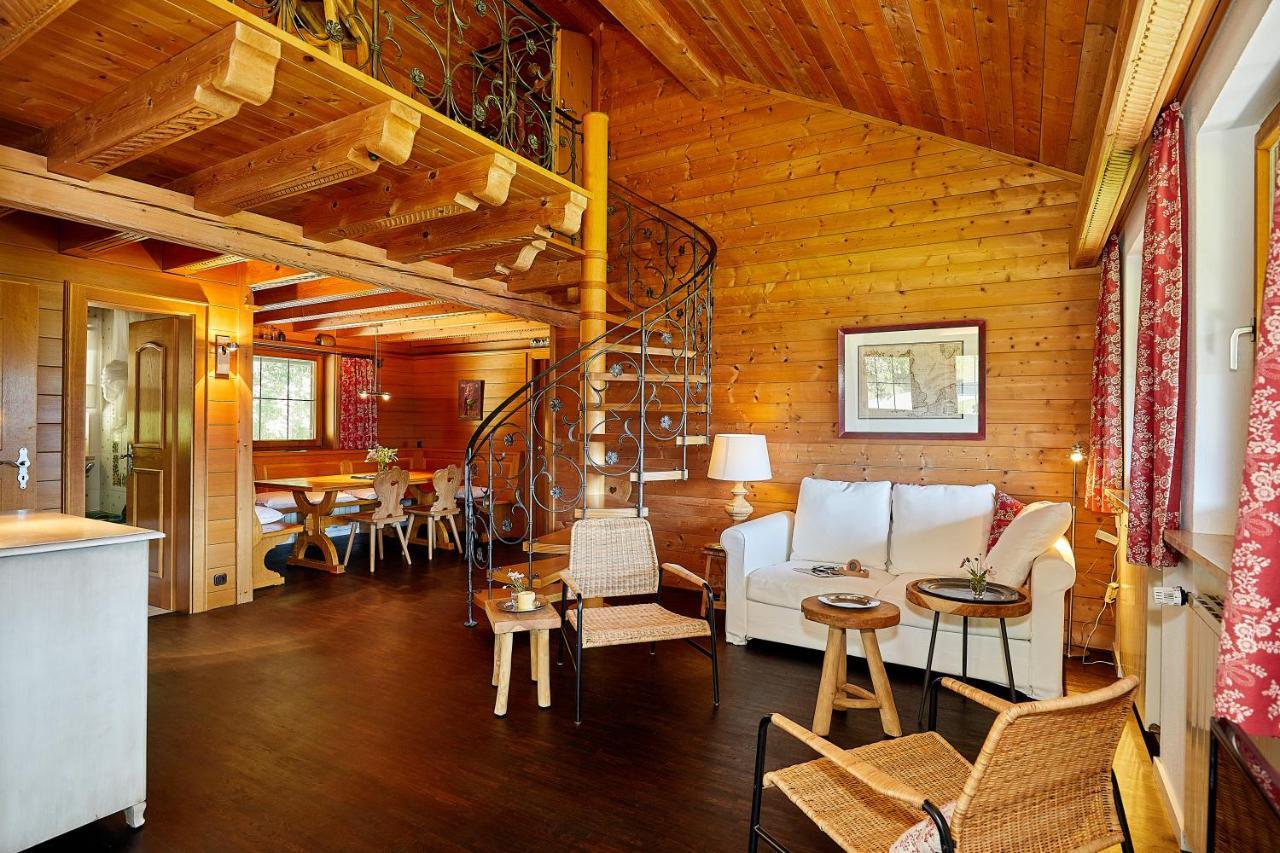 Haus Waldeck — 4-Star Luxury Hotel in Reit Im Winkl, Germany