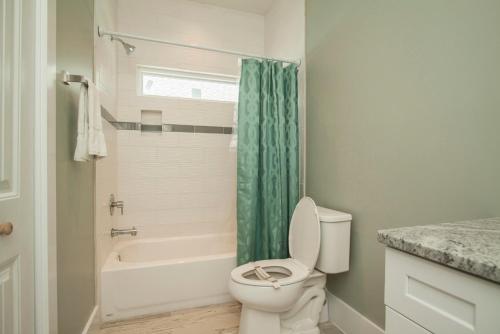 Conch Out by Oak Island Accommodations - photo 32