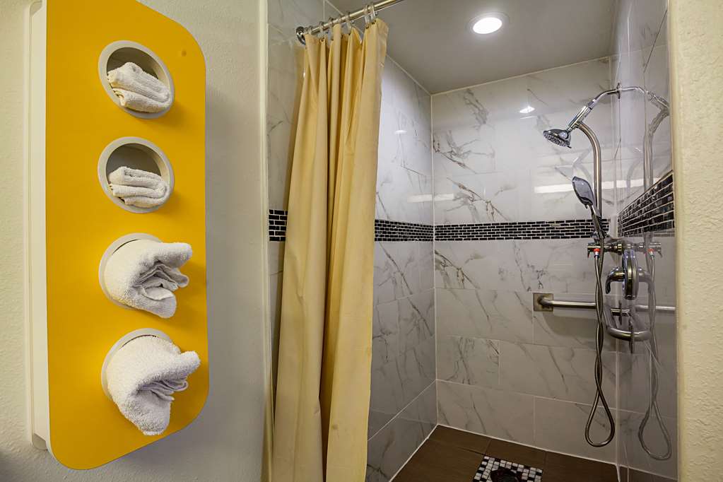 Motel 6 Ventura CA Downtown - photo 20