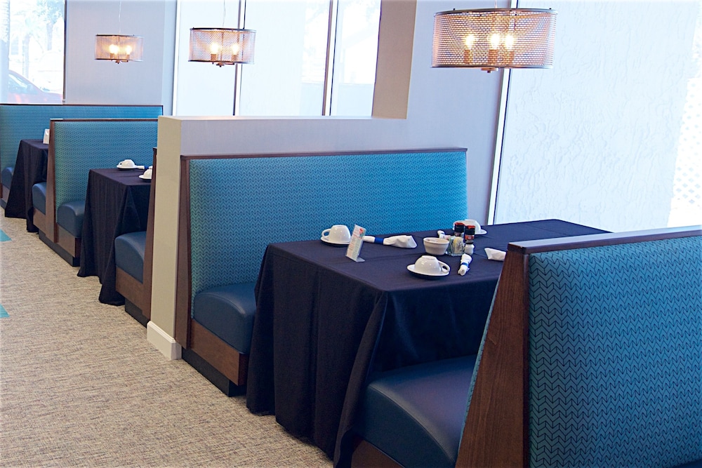 Southbank Hotel by Marriott Jacksonville Riverwalk - photo 30