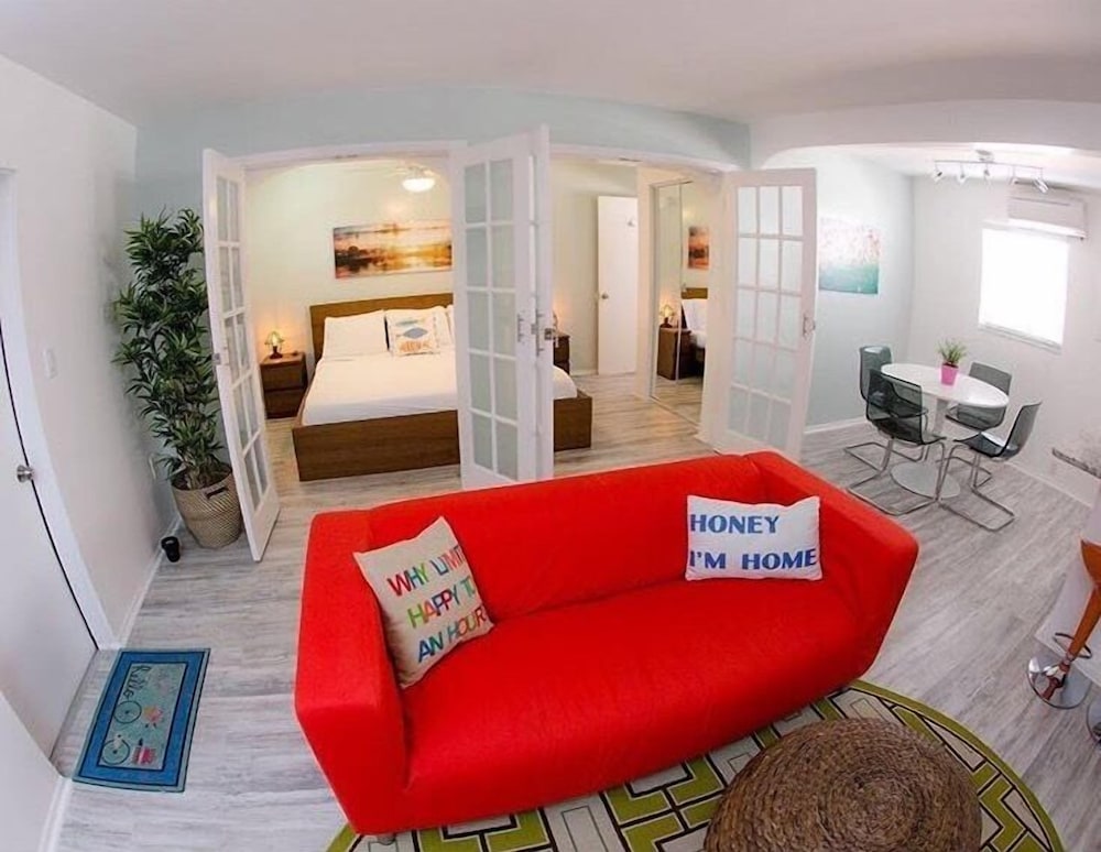 St Pete Beach Suites - photo 22