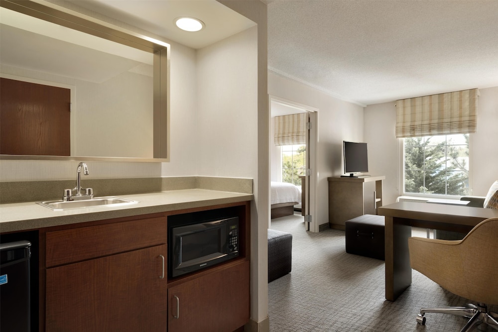 Hampton Inn & Suites Newport Middletown - photo 34